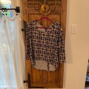 Living Doll Los Angeles Cute top Size Small